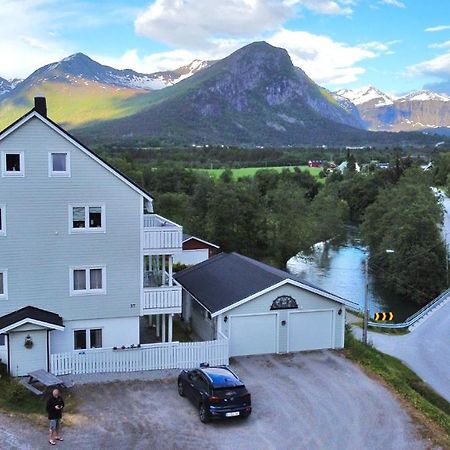Apartment Dreamvalley Isfjorden Extérieur photo